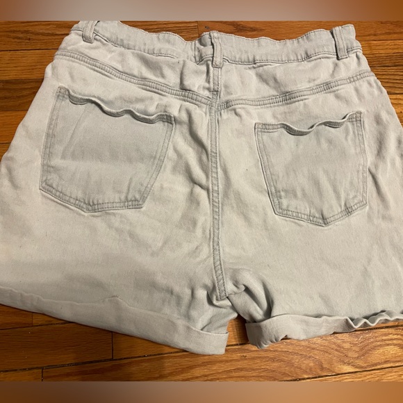 Refuge denim, Vintage Mom Shorts, high rise, size 13 - Picture 3 of 3